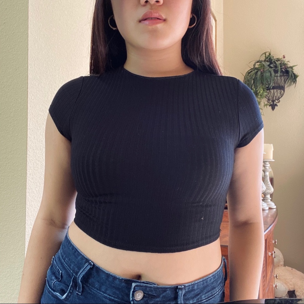 Black Croptop